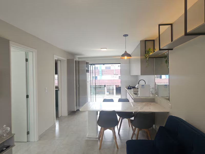 Guaratuba – Apê Guará: 88m do Mar | AC, Churrasq. & Garagem