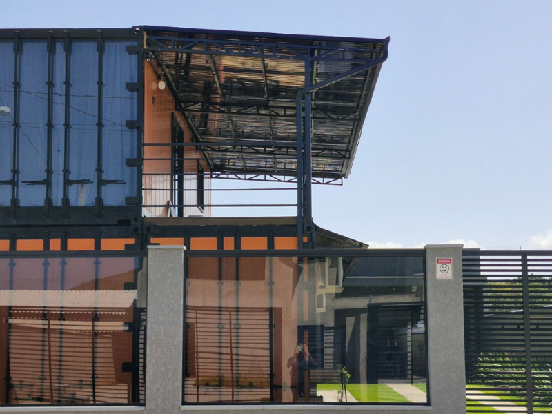 Praia do Forte – Loft Container Moderno / Studios 01 a 04
