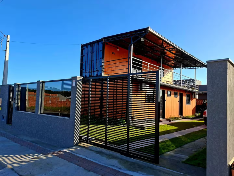 Praia do Forte – Loft Container Premium | Design Industrial & Luxo