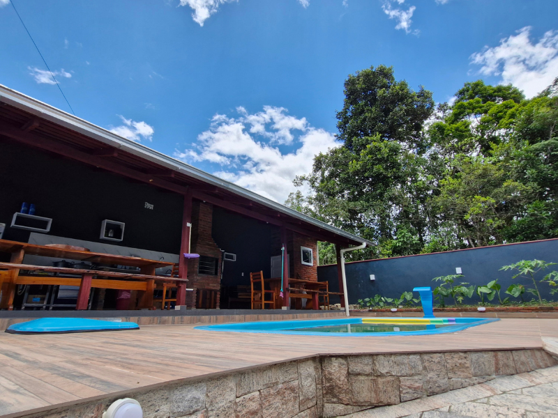 Vila da Glória – Casa com Piscina e Área de Lazer